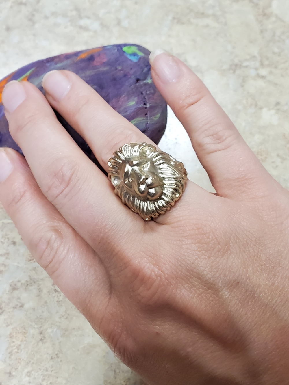 Kendra Scott Silver Lion Head Ring with Purple Accent - Picture 3 of 3